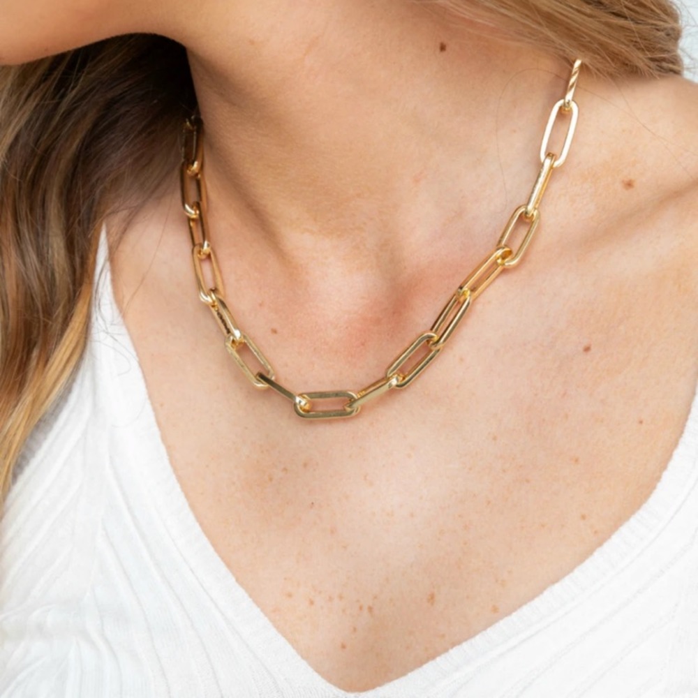Gold chain link necklace